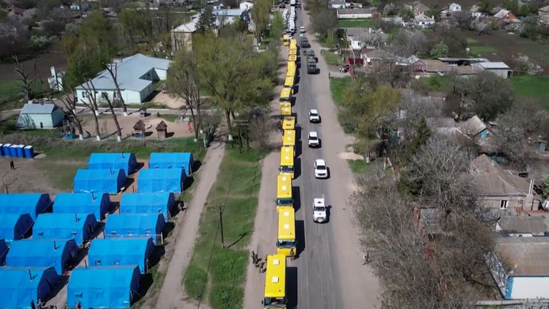 La Russie accusée de déplacer un grand nombre de civils ukrainiens vers son territoire : une manière de doper sa démographie ?