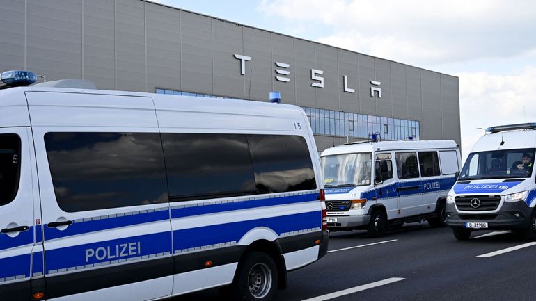 Allemagne : la police enquête sur un incendie criminel lié à l'agrandissement d'une usine Tesla près de Berlin