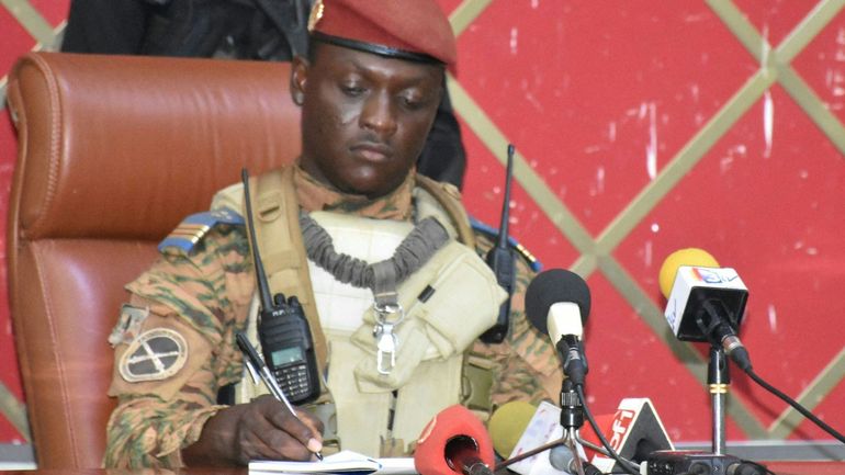 Au Burkina Faso, le capitaine Ibrahim Traoré officiellement désigné président