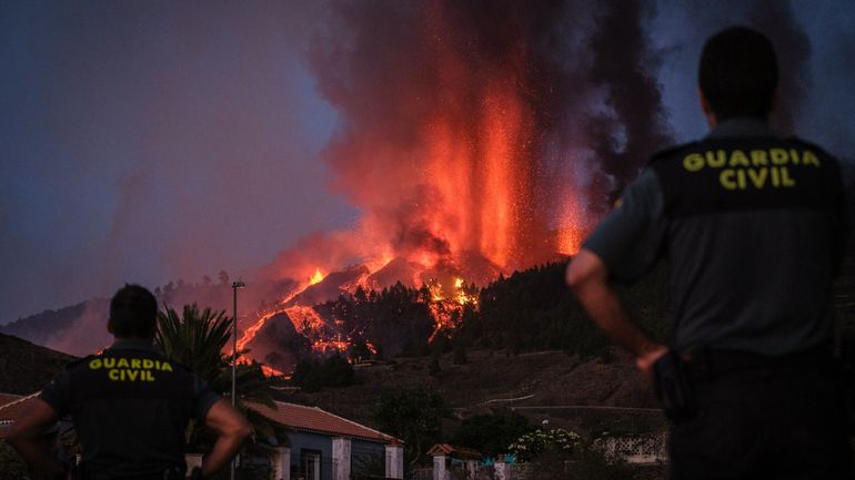 Eruption d'un volcan aux Canaries : entre 5000 et 10.000 personnes vont être évacuées (photos et vidéos)