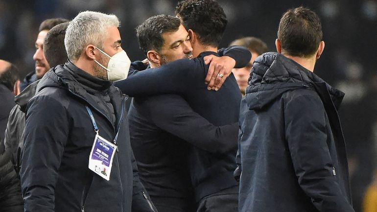 4 buts, 5 cartes rouges, le match FC Porto – Sporting Portugal déraille complètement dans le temps additionnel
