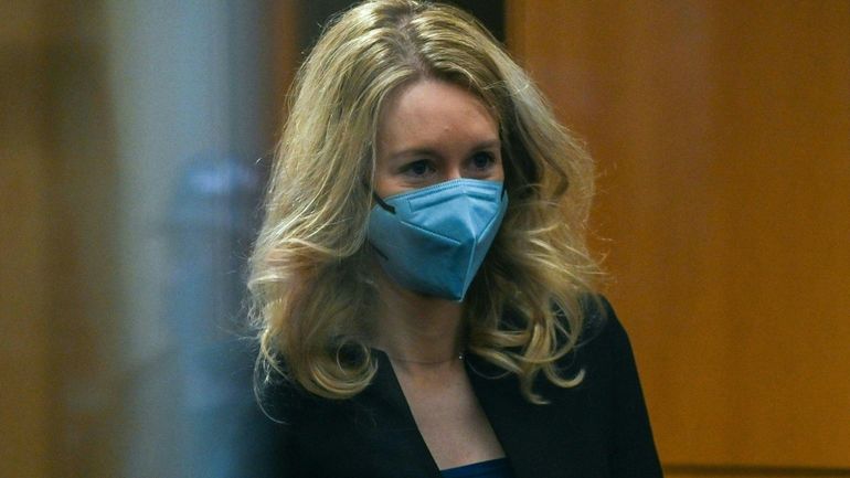 La fondatrice de Theranos admet avoir tenté d'empêcher la parution d'articles compromettants