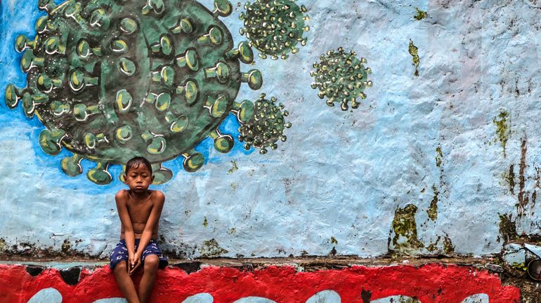 En Indonésie, de nombreux enfants succombent au coronavirus