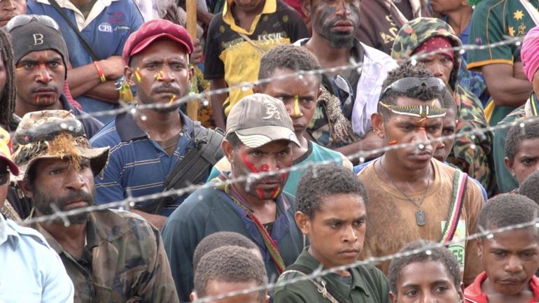 140 km à l’ouest du paradis : ou l’histoire de David contre Goliath en Papouasie-Nouvelle-Guinée