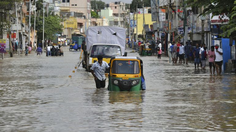 Plus de 60 morts et des milliers de déplacés après de fortes pluies dans le sud de l'Inde
