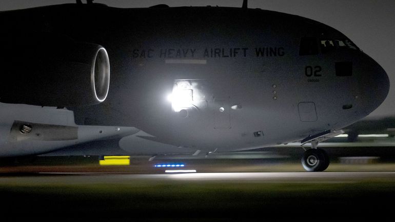 Conflit en Afghanistan : l'avion néerlandais, avec probablement 16 Belges à son bord, a atterri à Schiphol