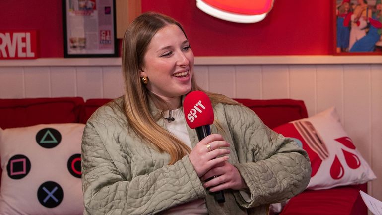 'On ne dort pas beaucoup' : Helena de la Star Academy nous raconte les coulisses de la tournée - RTBF Actus