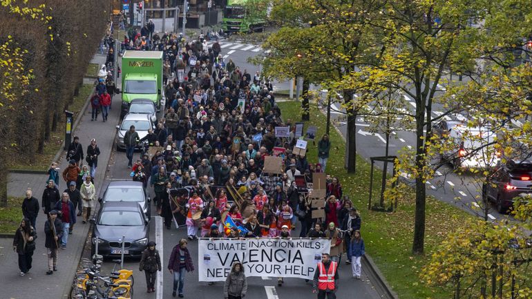 COP29 : des centaines de personnes à Bruxelles pour une nouvelle marche pour le climat