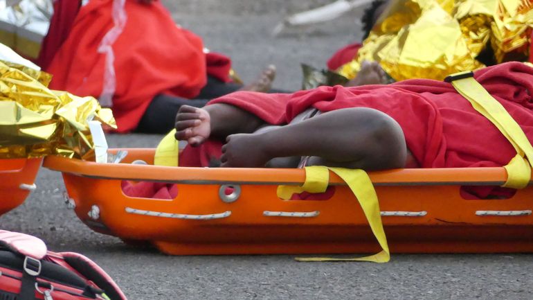 Canaries: un bébé retrouvé mort parmi un groupe de près de 300 migrants secourus en mer