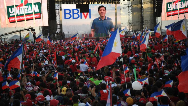 Philippines : derniers meetings avant une présidentielle promise à Marcos Jr, fils de l'ancien dictateur