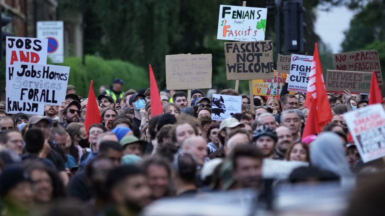 Des milliers de personnes rassemblées contre le racisme dans plusieurs villes du Royaume-Uni