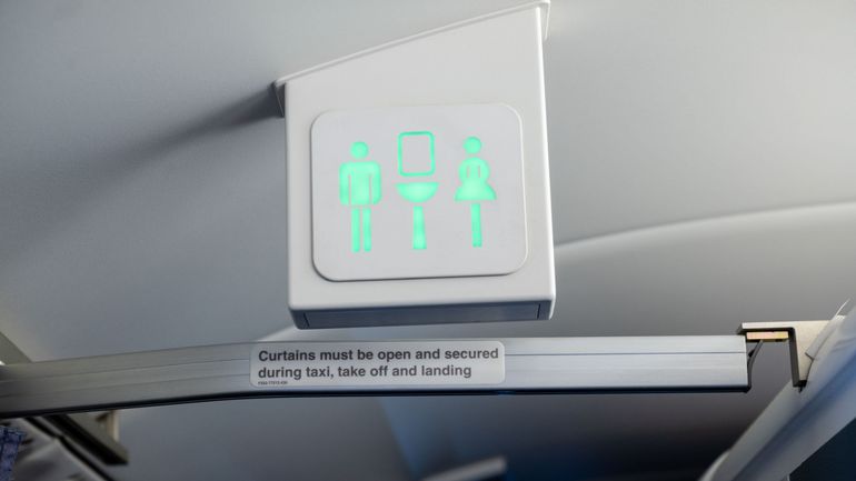 Escale imprévue pour un avion après qu'un passager s'est enfermé dans les toilettes