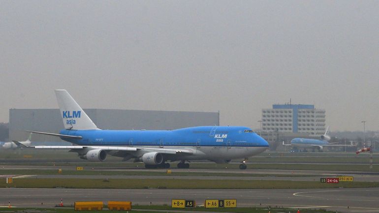 Une centaine de vols annulés à l’aéroport d’Amsterdam en raison du vent