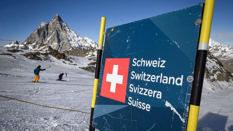 Sport d'hiver : la Suisse n'exigera pas de pass sanitaire pour skier