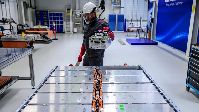 Faillite du géant suédois Northvolt : reste-t-il un espoir de produire les batteries électriques en Europe ?