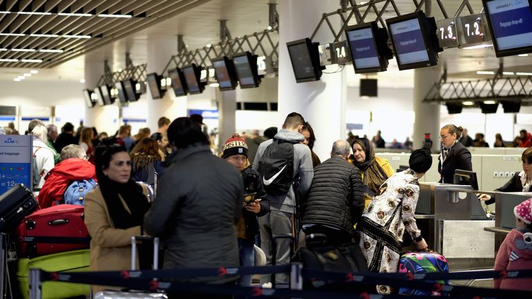 Un vol prévu à Charleroi le 1er octobre ? Des actions du secteur du gardiennage pourraient perturber les aéroports