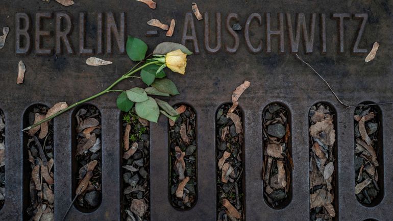Un mémorial dédié aux Juifs déportés à Berlin en partie incendié