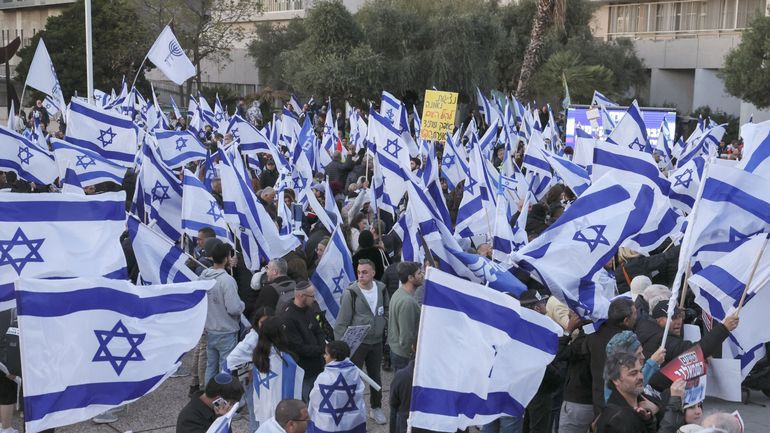 Israël : des milliers de manifestants en soutien à la réforme de la justice et à Benjamin Netanyahu