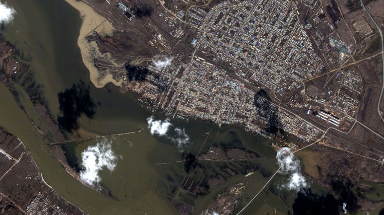 Inondations en Russie : les niveaux de plusieurs cours d'eau, dont l'Oural, toujours en hausse