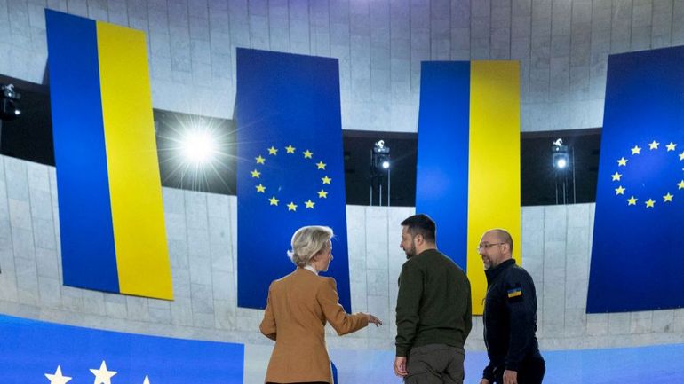 Guerre en Ukraine : les sirènes anti-aériennes se font entendre à Kiev avant le début du sommet avec l'Union européenne