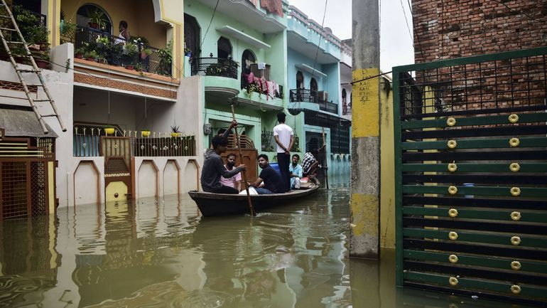 En Inde, des milliers de personnes ont été évacuées de leurs villages inondés