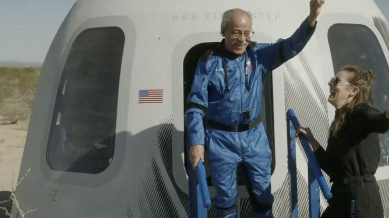 Ed Dwight, choisi par JFK pour la mission Apollo 11 et finalement remplacé par Buzz Aldrin, réalise son rêve d'espace à l'âge de 90 ans