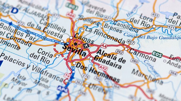 Espagne : six morts après la collision d'un camion avec un poste de contrôle de la police à Séville
