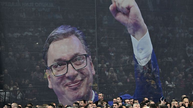 Législatives en Serbie : la victoire controversée du parti présidentiel confirmée