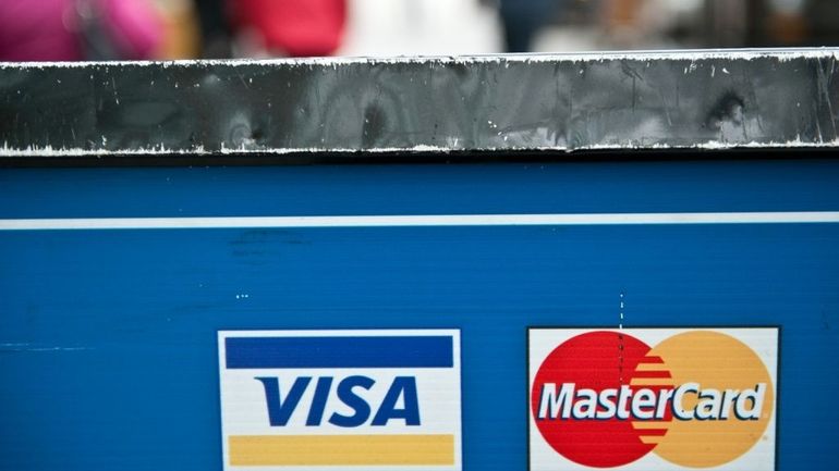 Guerre en Ukraine : Visa et Mastercard écartent des banques russes de leur réseau de cartes
