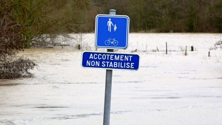 Inondations en Wallonie : la Croix-Rouge distribue quatre millions d'euros aux sinistrés des inondations