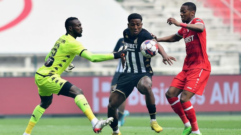Charleroi prête avec option d'achat Jackson Tchatchoua au Hellas Vérone, leader de Serie A