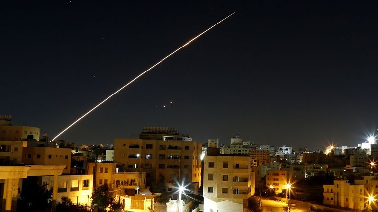 Guerre Iran-Israël : Israël affirme avoir tué trois commandants iraniens et visé un site nucléaire, l'Iran riposte avec des tirs de missiles et de drones