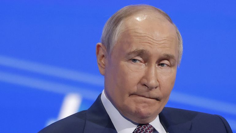 Guerre en Ukraine : l'hélicoptère de Vladimir Poutine aurait été attaqué par des drones lors de sa visite à Koursk le 20 mai dernier