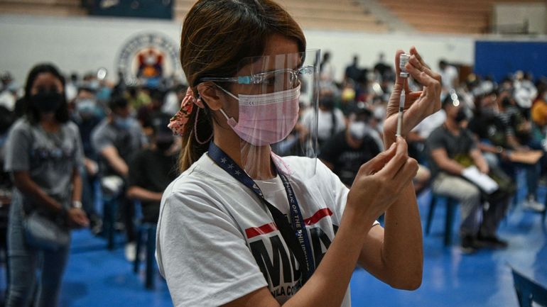 Coronavirus : allègement des restrictions aux Philippines malgré un record de contaminations