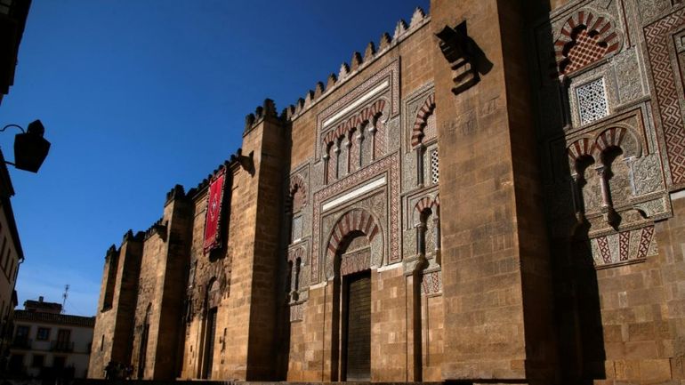 Espagne : la mosquée-cathédrale de Cordoue, joyau de l'art andalou, réchappe à un incendie