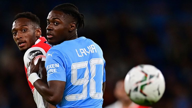 League Cup : Manchester City écrase Wycombe (6-1) avec un but de De Bruyne, le Belge Lavia fait ses débuts à 17 ans