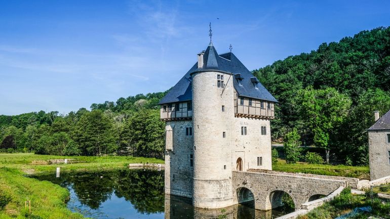 Un cycloguide présente 12 boucles à faire à vélo pour découvrir les plus beaux villages de Wallonie