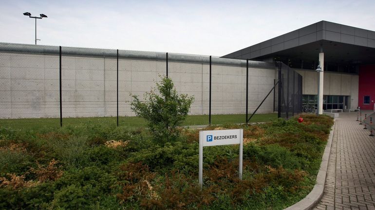 Le personnel de la prison de Hasselt a entamé une grève de 24 heures