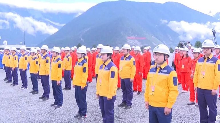 La Chine lance la construction d'un méga barrage controversé au Tibet