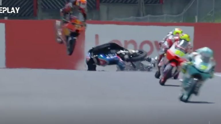 L'effroyable crash de Jason Dupasquier en Moto 3, inquiétudes autour de son état de santé