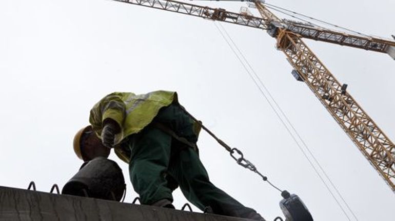 Intempéries : la FGTB rejette l'idée de demi-journées de chômage temporaire dans la construction