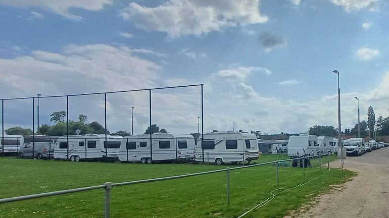 Grez-Doiceau : le collège saisit la justice de paix suite à l'occupation illégale d'un terrain de football par les gens du voyage