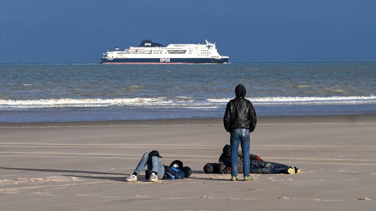 78 migrants secourus par les gardes-côtes français dans la Manche