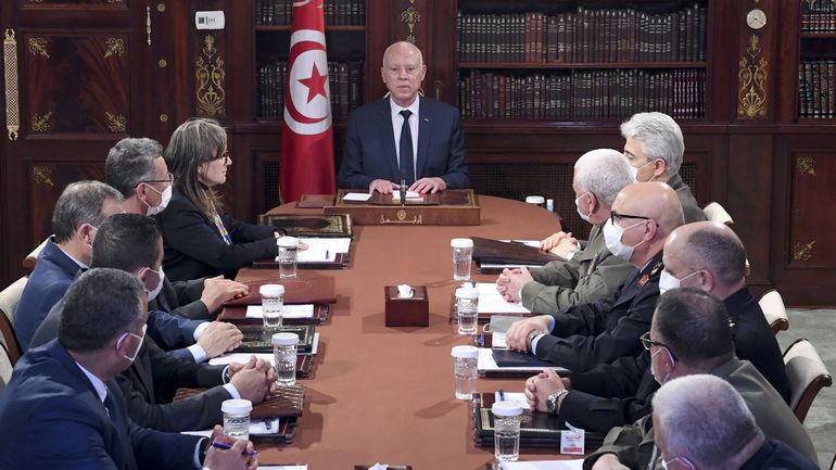 Tunisie : une consultation largement boudée plébiscite un régime présidentiel