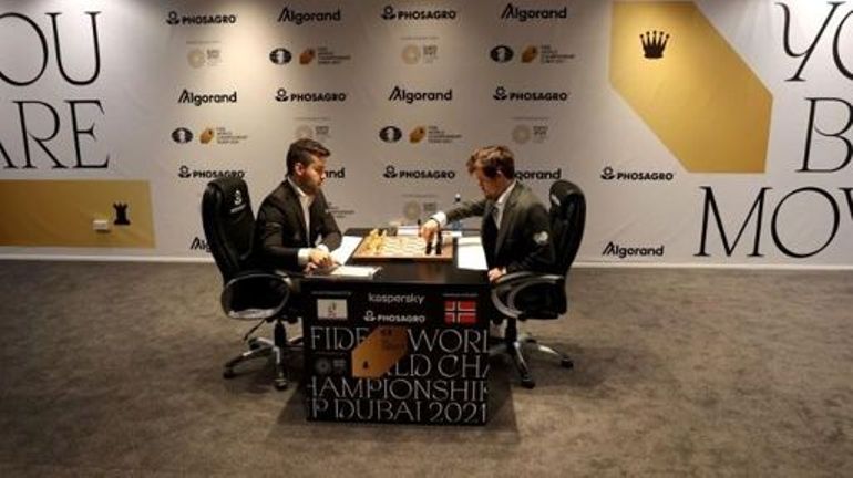 Nouvelle polémique dans les échecs : Magnus Carlsen et Ian Nepomniachtchi partagent le titre mondial de blitz