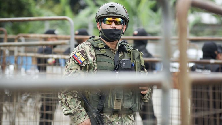 Crise des prisons en Équateur : les chefs du commandement conjoint des forces armées démissionnent