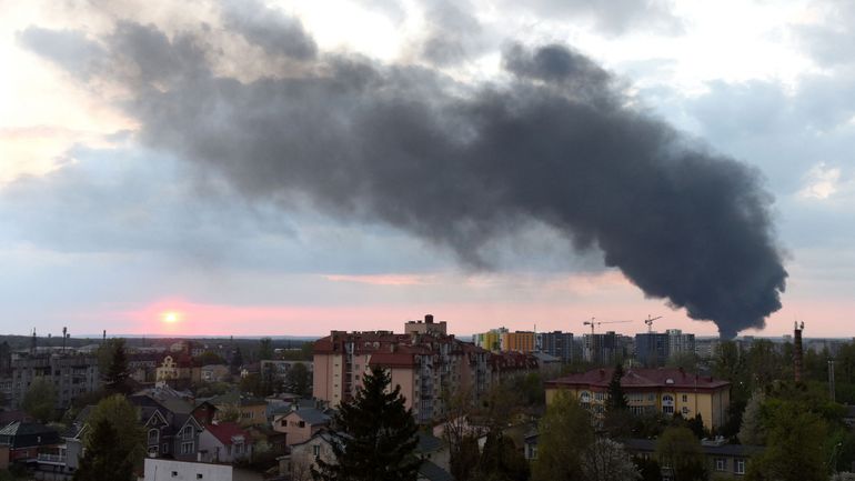 Guerre en Ukraine : Plusieurs régions bombardées, l'électricité partiellement coupée à Lviv