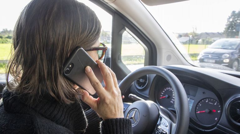 Contre la distraction au volant, des contrôles de police à travers toute la Belgique ces mardi et mercredi