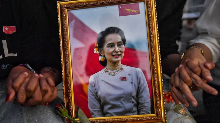 Birmanie: Aung San Suu Kyi demande d'espacer les audiences de son procès pour 