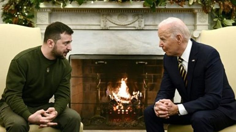 Guerre en Ukraine : Biden promet de renforcer son soutien à l'Ukraine en recevant Zelensky
